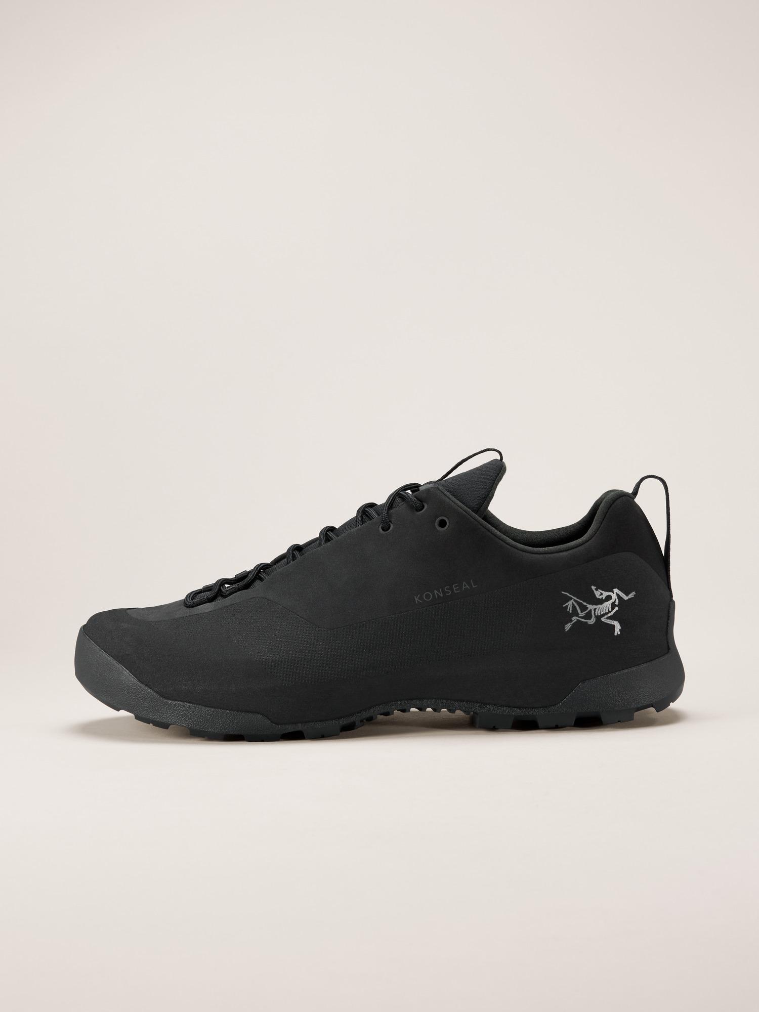 Arc'teryx Men's Konseal Approach Shoes  in Black/Black